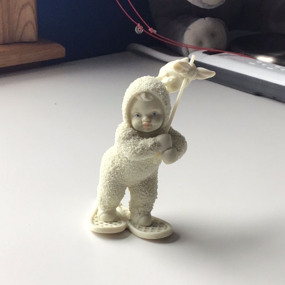 Snowbabies Winter Tales of the Snowbabies. Department 56 - Picture 2 of 5